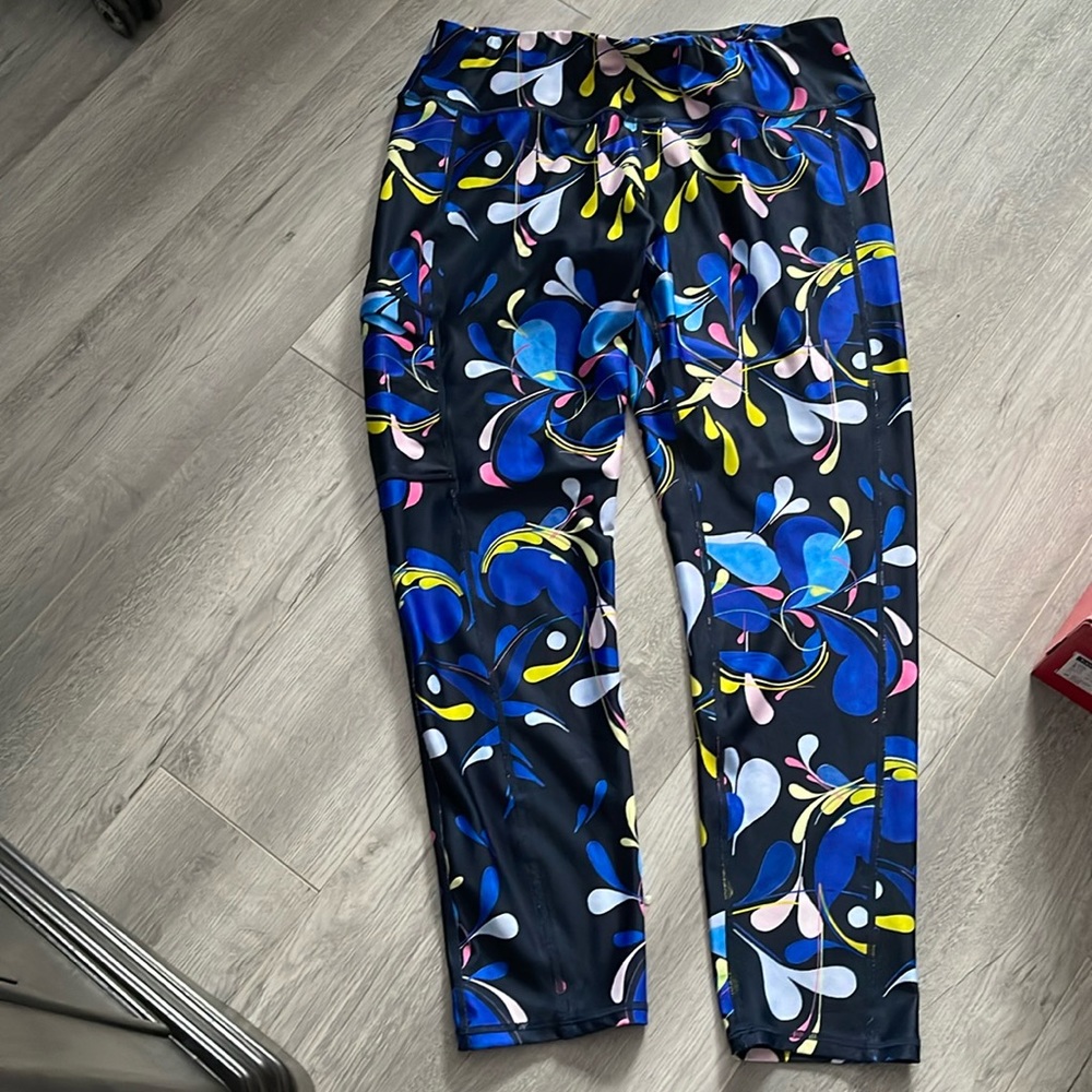 Helly Hansen colorful leggings size XL
